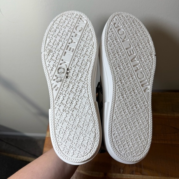 Michael Kors Monogram Envy Hightop Sneakers, Women’s 8.5 - Picture 5 of 7